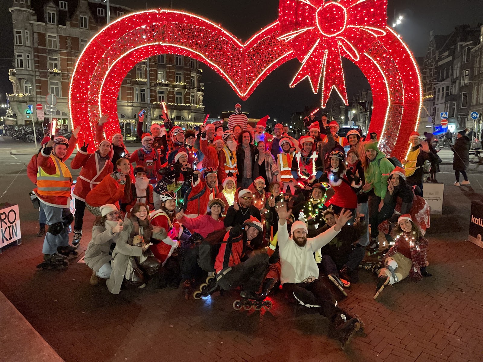 Santa X-mas skate - group picture on Rokin (December 13, 2025)